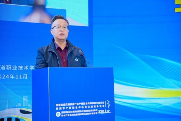 王书记_副本.jpg 王书记_副本.jpg